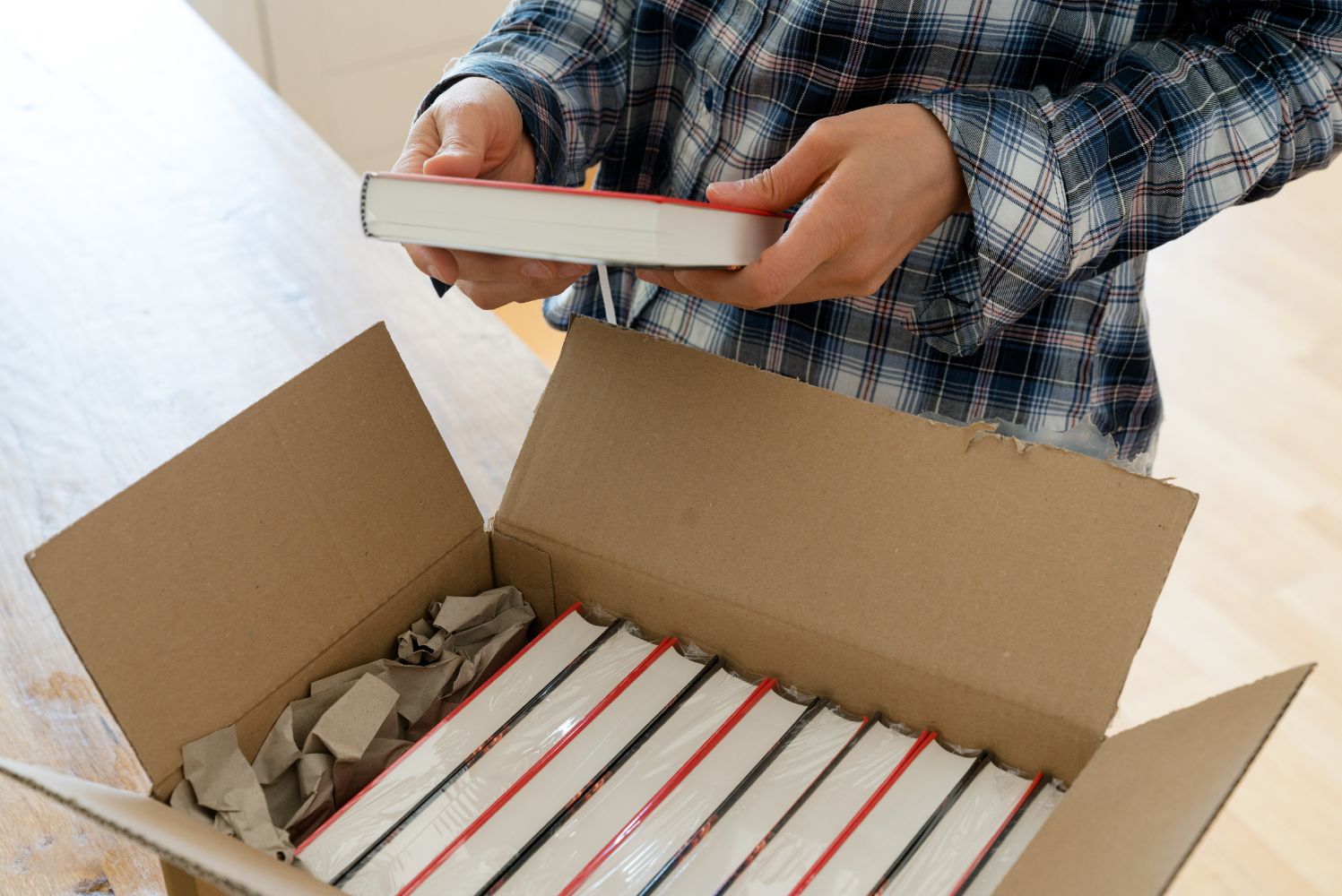 La France impose des frais de port pour les livres vendus en ligne afin de soutenir les librairies indépendantes